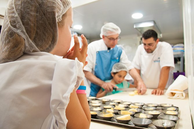 Pastel de Nata Masterclass at a Real Bakery in Downtown Lisbon - Your Pastéis de Nata Tasting, Plus Drinks and Take-Home Options