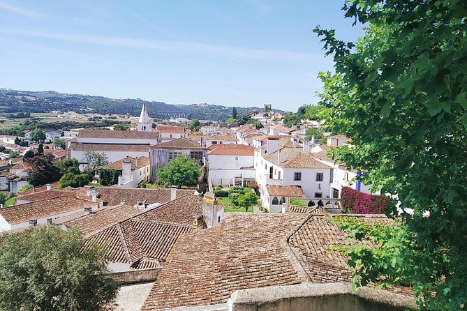 Peniche, Nazaré (big waves), Batalha monestary tour and Óbidos - What to bring so the day doesn’t feel like a sprint