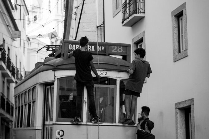 Photography Workshop-Tour in Alfama - Lisbon - Alfama lanes for two hours: turning tight streets into strong frames