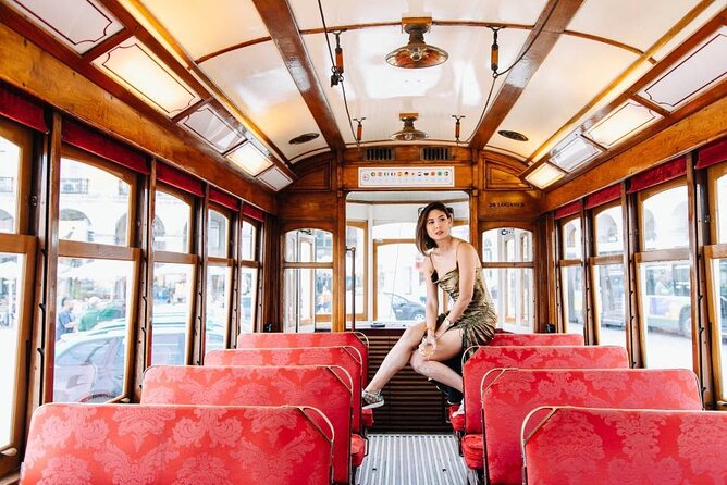 Photoshoot with a professional photographer in Lisbon - Your photo package: 15 edited digital images you can actually use
