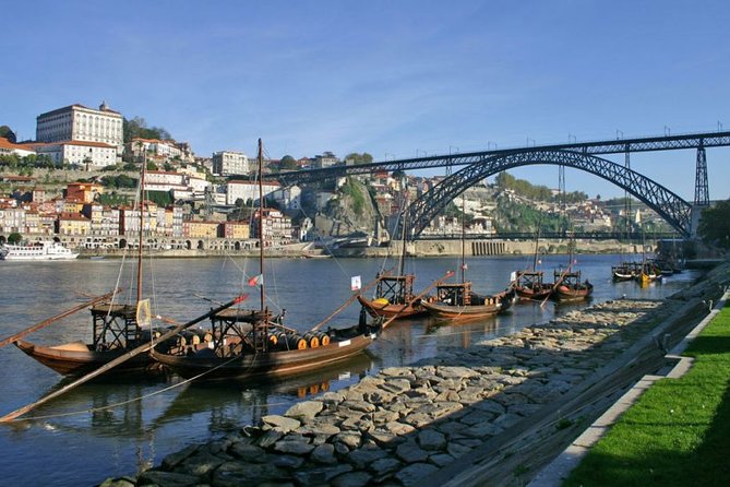 Porto and its charms - Tour from Lisbon - Douro River options and Cais da Ribeira: lunch time that you control