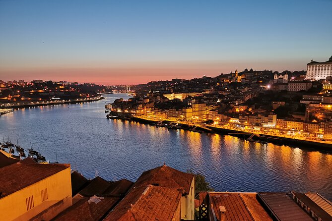 Porto Heritage & Wine: Exclusive Private Day Trip from Lisbon - Stop 5: Cais da Ribeira, Porto’s postcard area with real lunch time