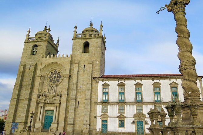 Porto Private Personalized Full Day Journey from Lisbon - Lunch time: optional, not included, and best handled early