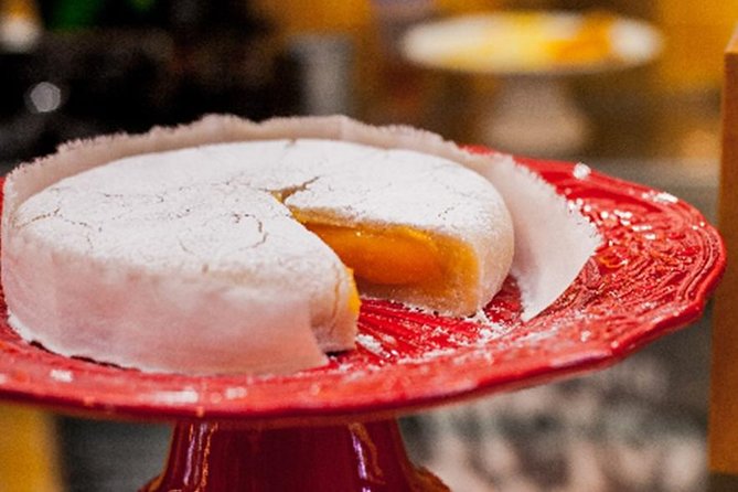 Portuguese Pastry Workshop in Lisbon - The drinks and snacks, Porto wine or ginja liquor with coffee and tea