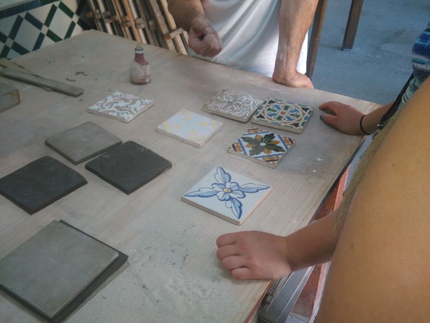 Portuguese Tiles and Wine History - Private Tour - Guide style, languages, and the rhythm of the day