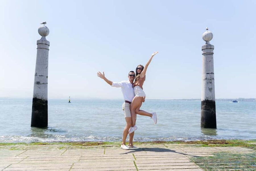 Praça do Comércio: Professional Photoshoot with a Local - Price and Value: Why $46 Can Make Sense