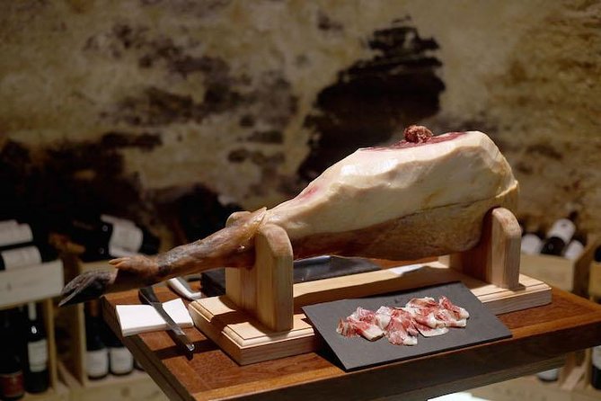 Premium Lisbon Wine and Tapas Tasting - The first pour, Portuguese extra-virgin olive oil