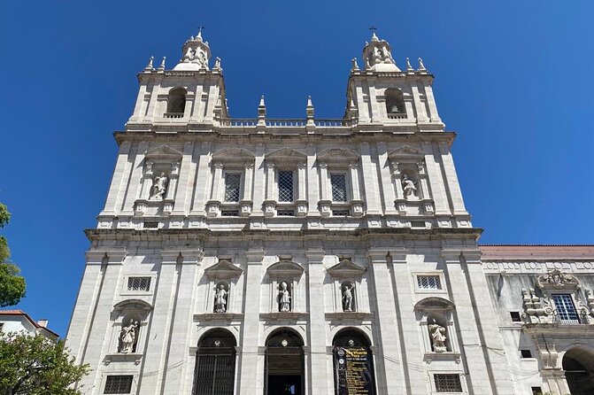 Private 1H30 Tuk Tuk Tour in Lisbon City - Rua Nova do Carvalho and the Pink Street origin story