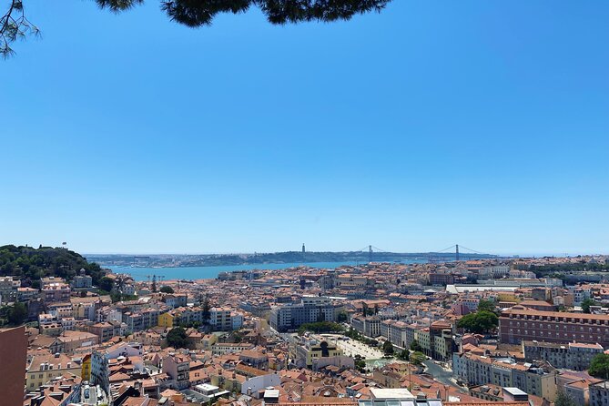 Private 1H30 Tuk Tuk Tour in Lisbon City - Miradouro das Portas do Sol: Alfama from the high point