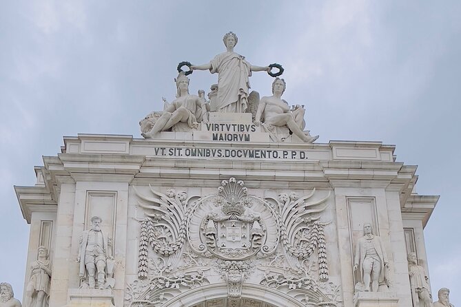 Private 6 or 10 Food Tasting and City Highlights Tour in Lisbon - Baixa de Lisboa and Rua Augusta: your orientation walk with real flavor stops