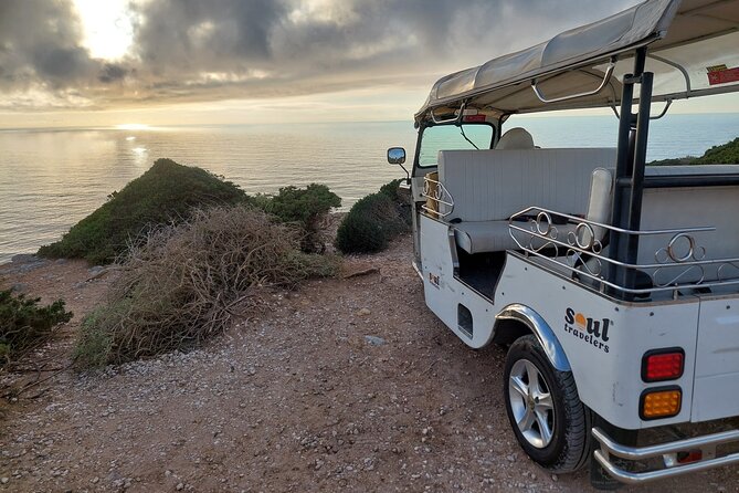Private Adventure Tuk-Tuk,Sintra and Cascais, full day - Pena Palace and Castelo dos Mouros: viewpoints with payoff