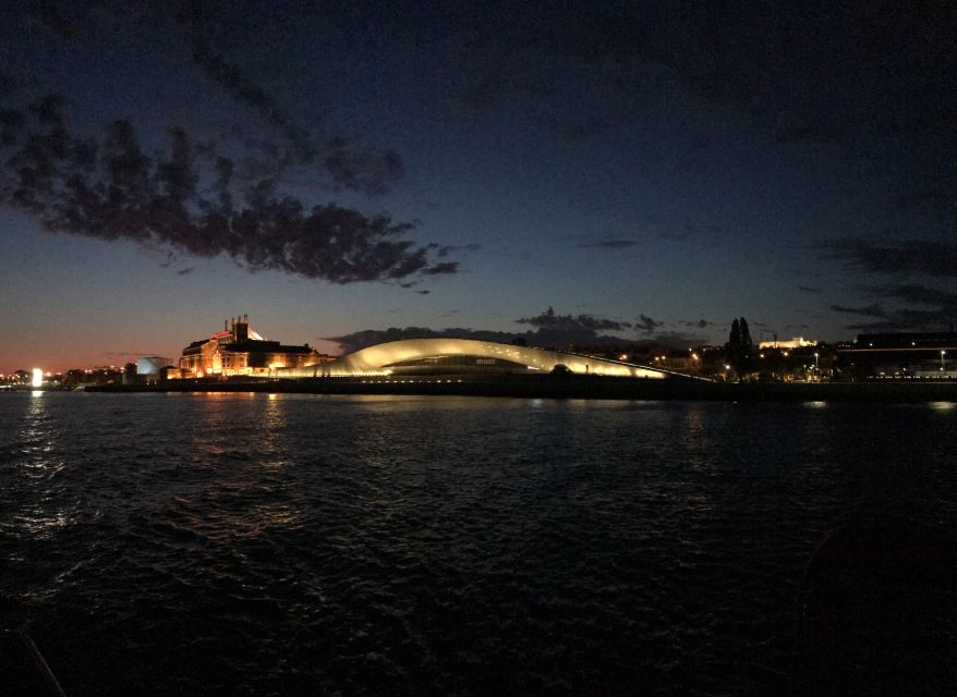 Private Boat Night Tour - Lisbon - Drinks, Life Vests, and the Feel of a Real Private Tour