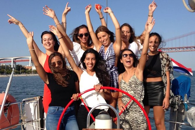 PRIVATE BOAT TOUR Lisbon - Cacilhas and the south bank river views