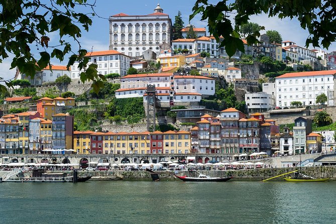 Private car transfer from Lisbon to Porto with 2h for sightseeing - Óbidos in 2 Hours: What to Do Once You Step Inside the Walls