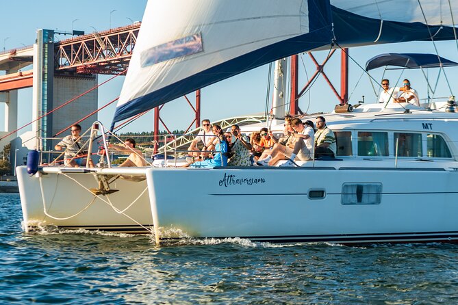 Private Catamaran Tour: Lisbon coast cruise with barbecue and drinks - BBQ Lunch and Drinks: Enough to Make This a No-Planning Day
