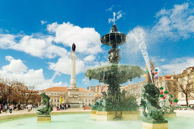Private City Kickstart Tour: Lisbon - Santa Luzia Viewpoint: Your Fast Track into Alfama