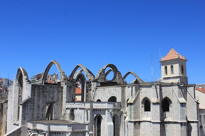Private City Tour Lisbon Fundamental - Largo do Carmo and April 25, 1974: A Revolutionary Story Stop