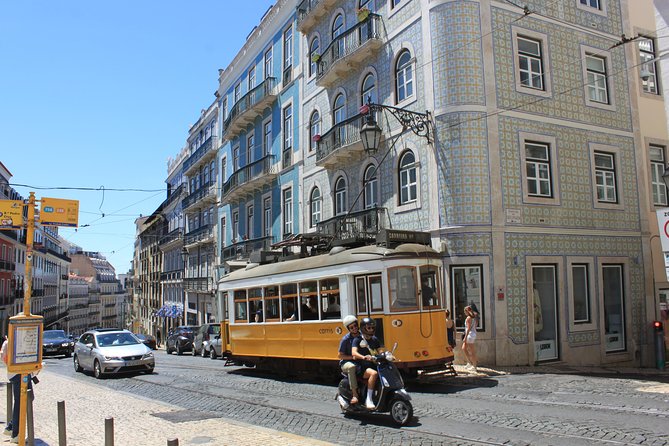 Private City Tour Lisbon Fundamental - Starting at Miradouro de São Pedro de Alcântara: Where Lisbon Makes Sense