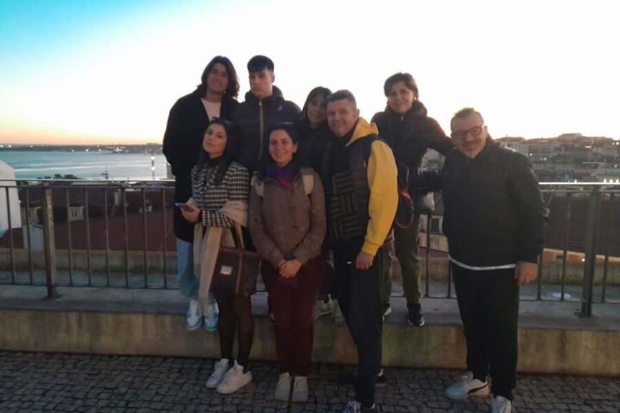 Private Custom Tour with a Local Guide Lisbon - A private Lisbon walking tour built around your must-sees