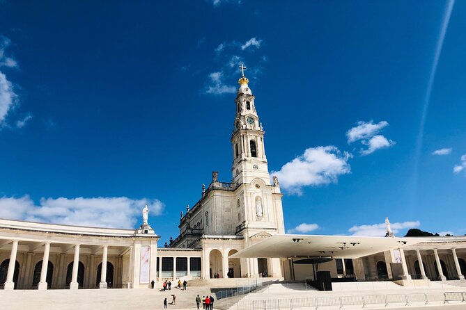 Private Day Tour With Guide to Fatima, Batalha, Nazaré and Obidos - Fatima to Óbidos in one long, satisfying loop