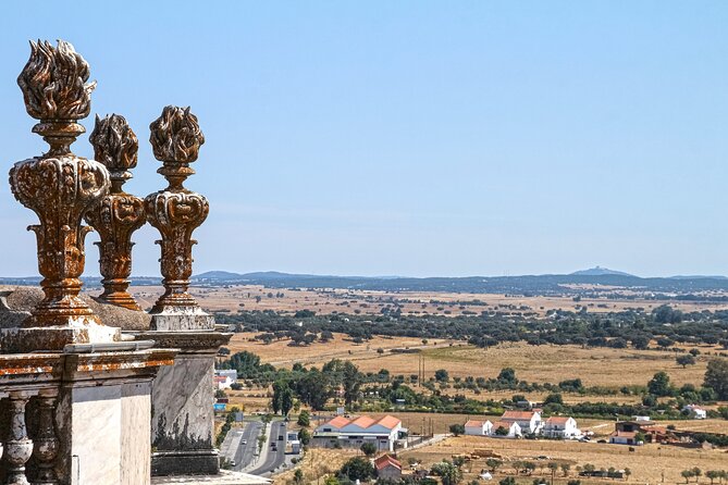 Private Évora Tour - Megaliths, Historical Center and Cork Region - Stop 3: Templo Romano de Évora, also called Templo de Diana