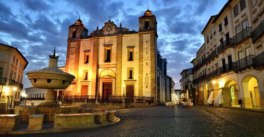 Private Évora World Heritage Tour from Lisbon - The Old Town walk, from Roman Temple to Giraldo’s Square