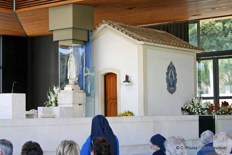 Private Fatima Full Day Tour from Lisbon - Guide personalities that can make or break a long day