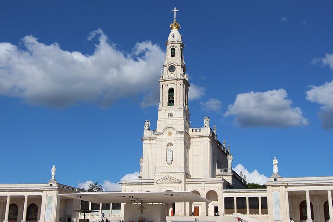 Private Full-Day Tour of Fátima Nazaré Óbidos and Batalha - Price and value: is $590 per group a fair deal?