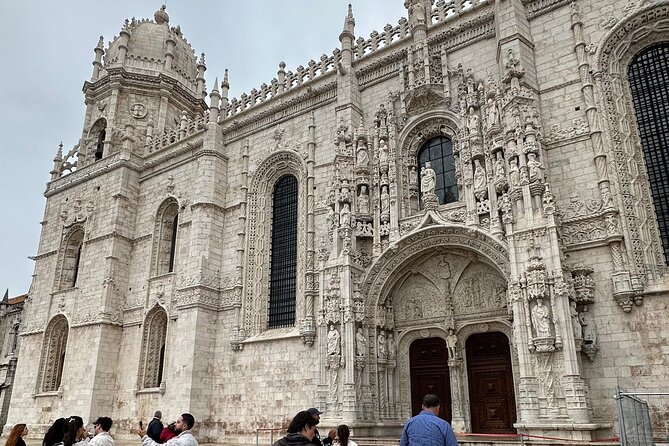 Private guided tour Lisbon highlights and hidden gems - Stop 1: Padrao dos Descobrimentos for a Quick Portugal Snapshot