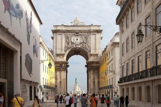 Private guided tour to 7 Colinas and Belém in an electric Tuk Tuk with 4.5 hours. - Pastéis de Belém stop: how to handle it without burning your morning
