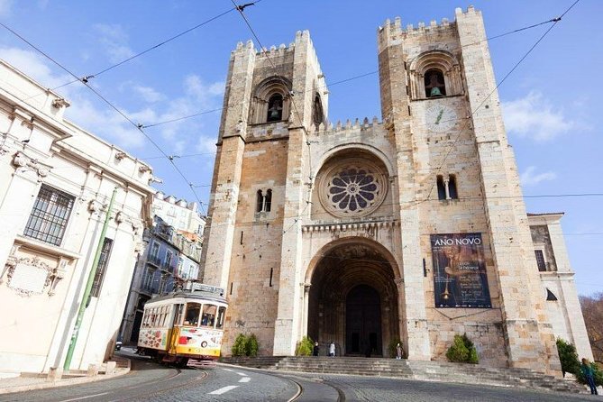 Private guided tour to 7 Colinas and Belém in an electric Tuk Tuk with 4.5 hours. - Price, timing, and who this tour suits best