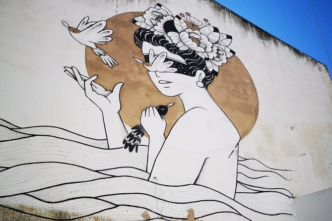 Private Highlights of Lisbon HD Tour - Key highlights you will actually feel on the ground