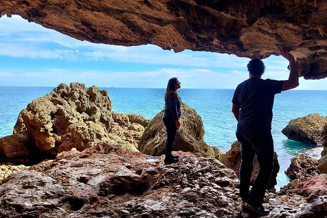 Private Jeep Tour from Lisbon – Arrábida, Sesimbra & Beach Picnic - How the private pickup sets the tone