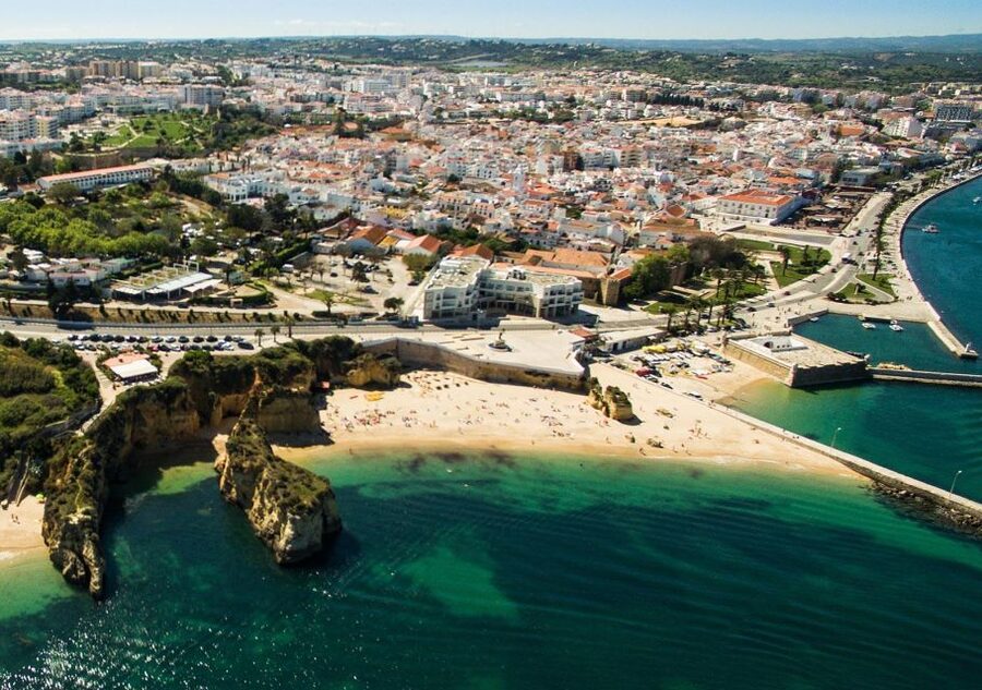 Private Lagos and Benagil Tour from Lisbon - The Lisbon to Algarve ride: door-to-door comfort that saves energy