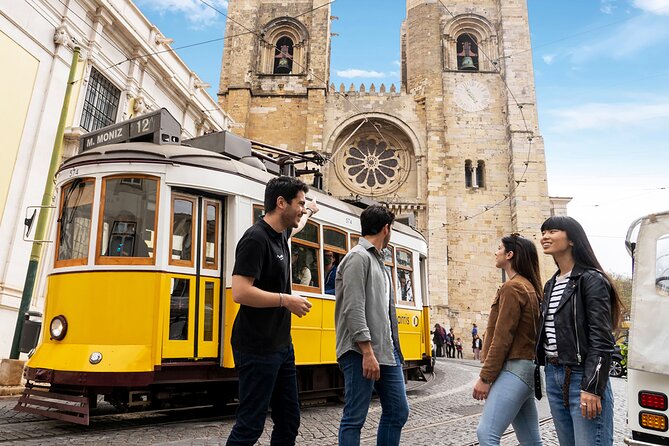 Private Lisbon 360º Guided Tour: Boat Trip, Bike, Walk & Tramway - Elevador da Glória and the View to Bairro Alto
