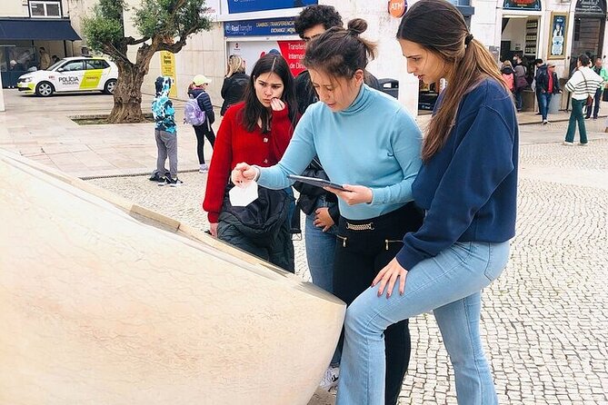 Private Outdoor Escape Game in Lisbon - Game Masters: Why Clear Help Makes This Fun