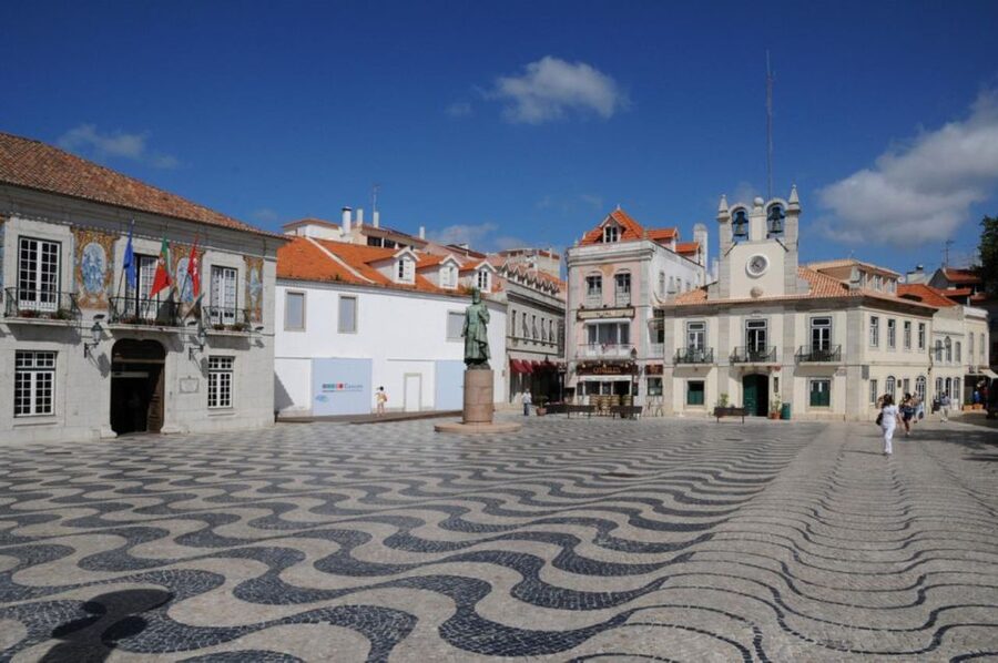 Private Panoramic Tour to Sintra and Cascais from Lisbon - Lisbon Pickup, Comfort-First Ride, and the Little Extras
