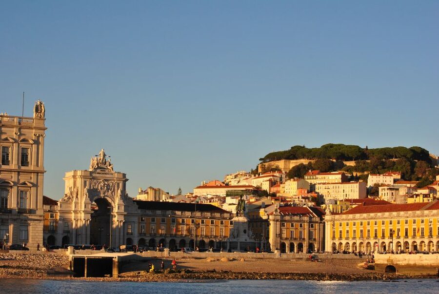 Private Romantic cruise with sparkling wine- 2-Hour- Lisbon - Who This Cruise Suits Best (And Who Might Want Something Else)