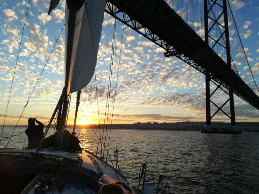 Private Romantic cruise with sparkling wine- 2-Hour- Lisbon - Price and Value: Is $305 Worth It?