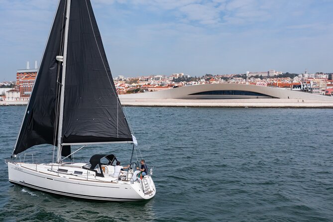 Private sailboat tour in Lisbon - The Timing: 15-Minute Views That Keep the Day From Dragging