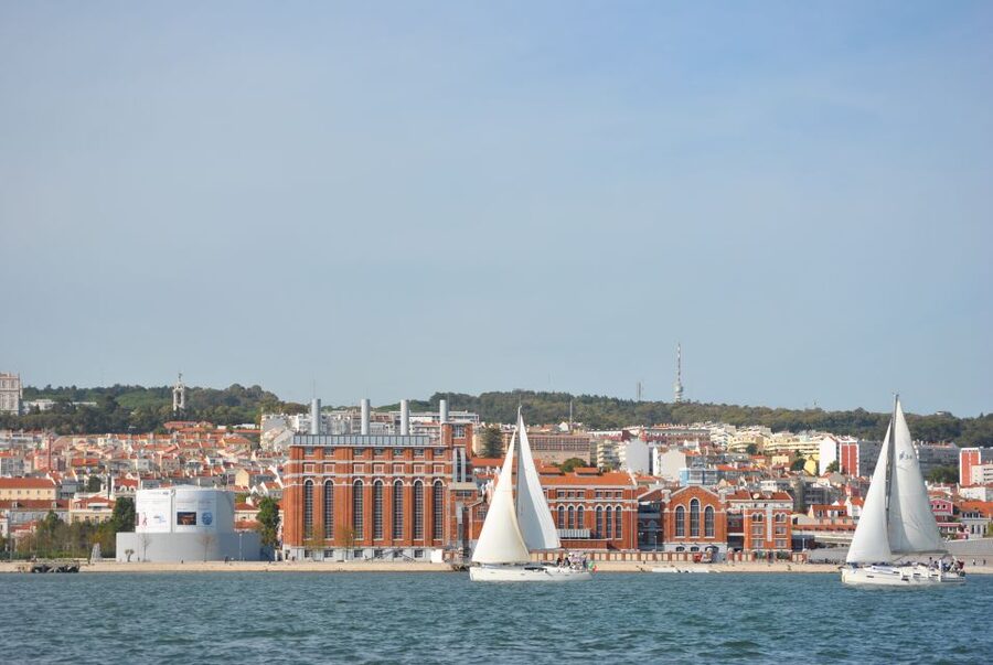 Private Sailing Boat Tour Lisbon with a drink: 2 to 8 Hours - Under the 25 de Abril Bridge: the closest you get to its scale
