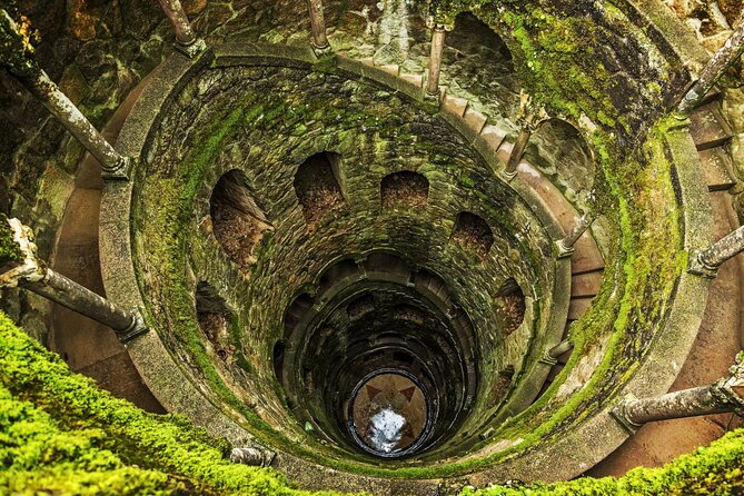 Private Sightseeing Tour in Sintra Portugal - Sintra town stop: lunch time without the tourist trap scramble