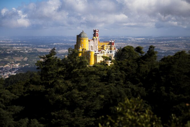 Private Sightseeing Tour in Sintra Portugal - Pickup and ride comfort in the Lisbon to Sintra area