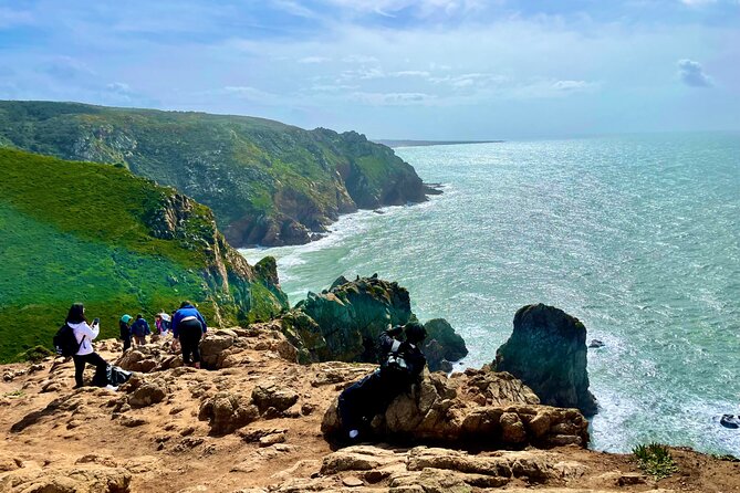 Private Sintra & Cascais Tour – Palaces, Wine & Views from Lisbon - Cascais in 45 minutes: harbor charm in a tight window