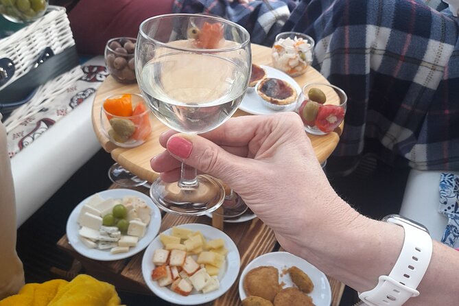 Private tapas tuk tuk tour through Lisbon - Portas do Sol: the photo payoff you can reach without getting wrecked