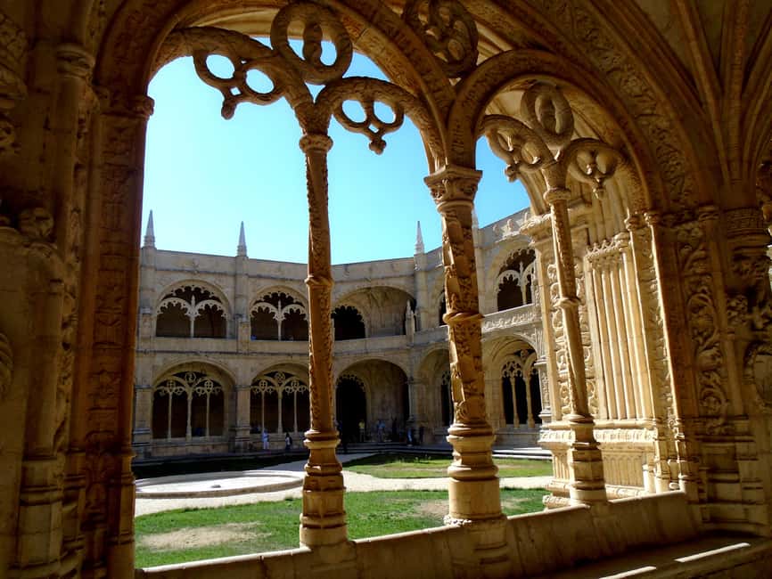 Private Tour (3-H): Belém, Cristo rei & Lisbon Sightseeing - Torre de Belém: Fortified Tower and Ceremonial Gateway Vibes