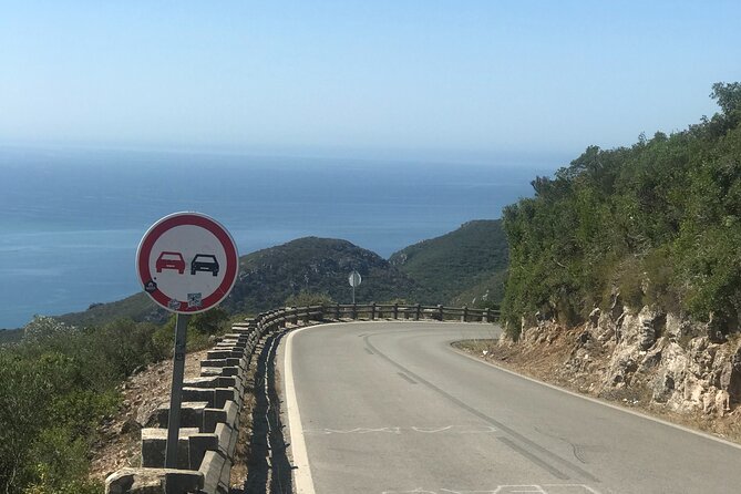 Private tour Arrábida, Sesimbra from Lisbon - Castelo de Sesimbra: A Medieval Pause with Sea Views