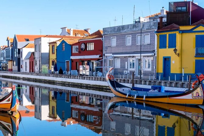 Private tour DE Lisbon to Porto with stops in cities - Entering The Day: Lisbon Pickup and Porto Drop-Off