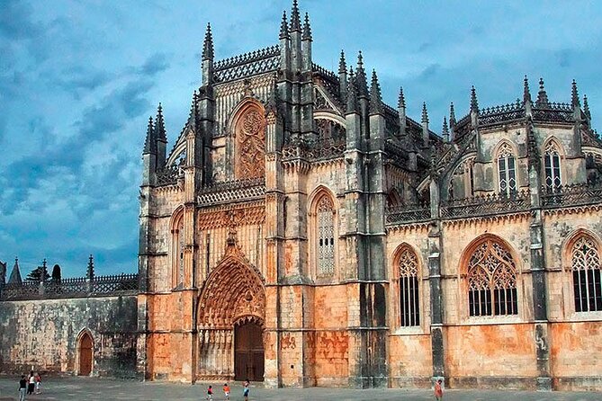 Private tour DE Lisbon to Porto with stops in cities - Price and Value: What $709.76 Gets Your Group