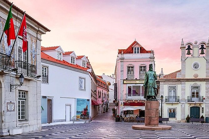 Private Tour: Discover the best of Sintra in 1 day avoiding queues - Stop 2: Pena National Palace, Romanticism in colorful stone